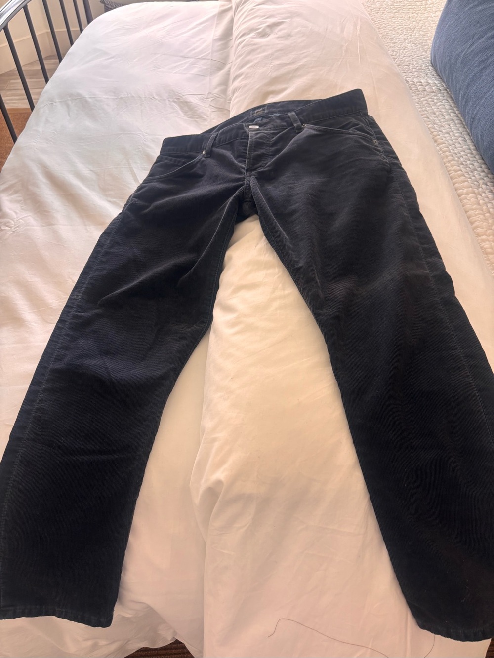 Citizen’s of Humanity Navy Cords, size 28 (see measurements in photos)